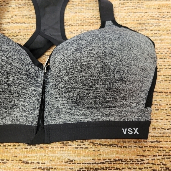 VICTORIA'S Secret Sport Bra 32D - Picture 8 of 9